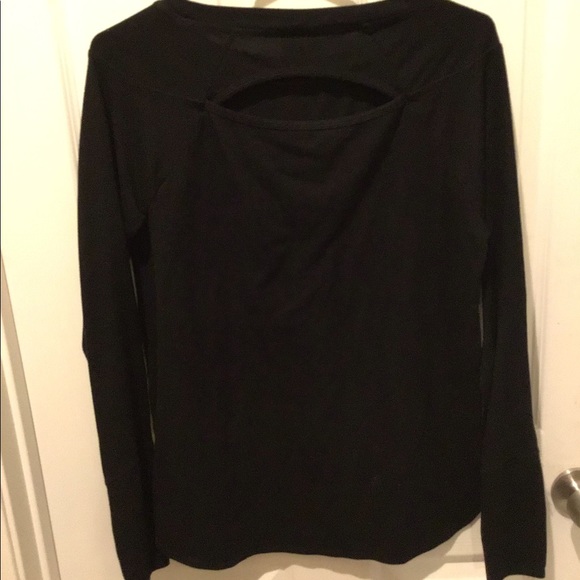 3/$15 Womens Small Performance Long Sleeve - Picture 2 of 5
